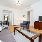 Quiet Apartment In The Old Town