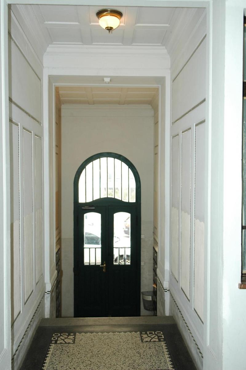Quiet In The Old Town Apartment